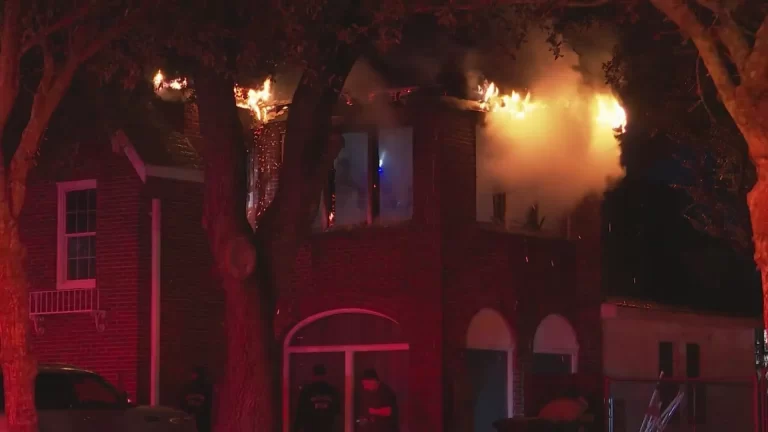 Beyonces-childhood-home-consumed-by-Christmas-Day-fire