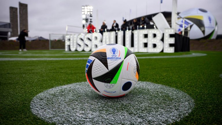 skynews-adidas-ball-euro-2024_6382677