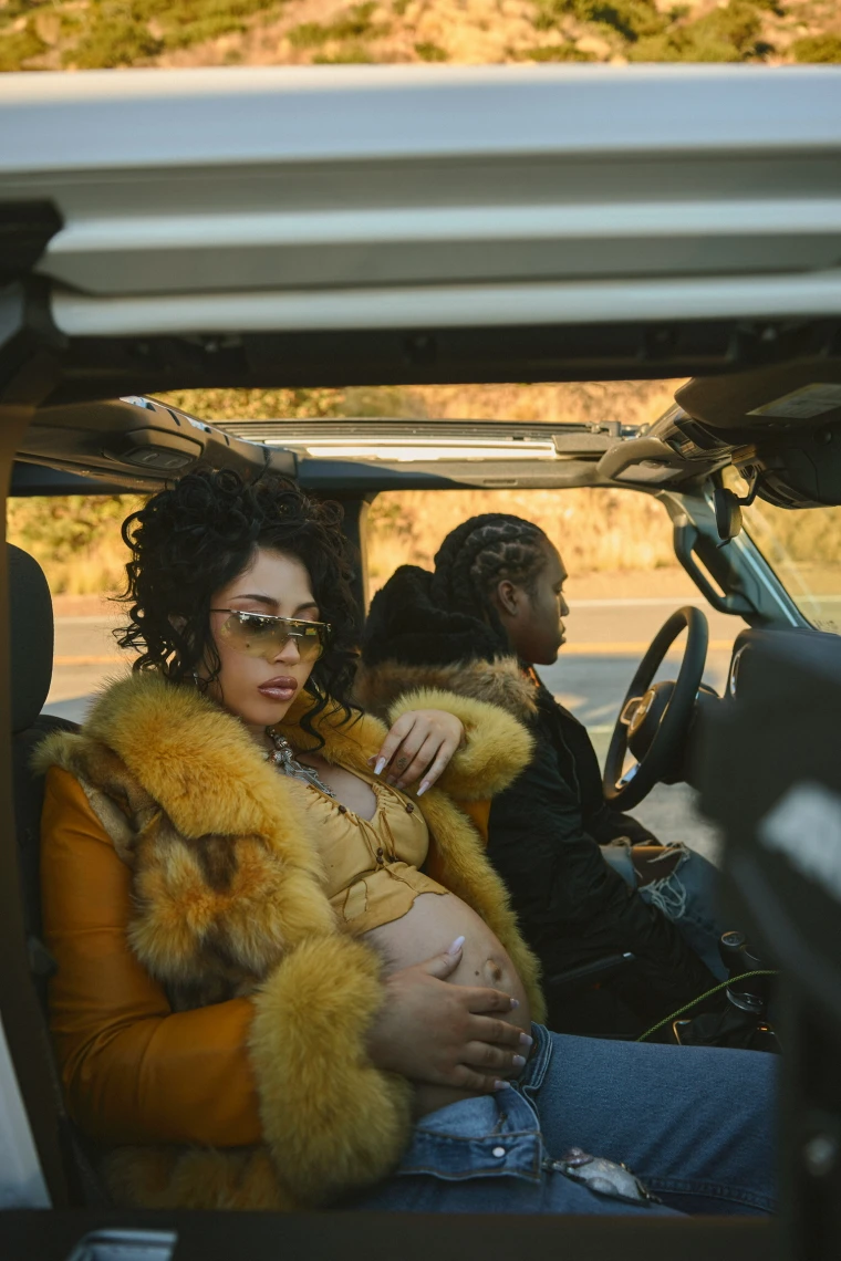 kali-uchis-left-with-don-tolliver-photo-by-a-target-_new-href-https-www-instagram-com-amaurynessaibia-hl-en-amaury-nessaibia-a