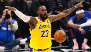 LeBron James became the first NBA player to reach 40,000 career regular-season points
