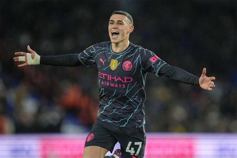 Manchester City close gap on Arsenal in title race after comfortable win over Brighton