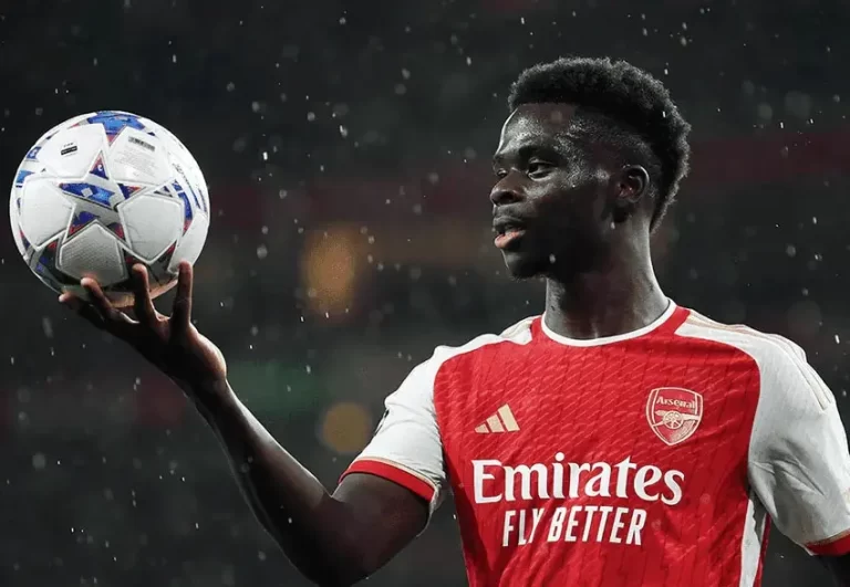 Arsenal Beat Tottenham But Not Enough for Title Manchester City Close Behind
