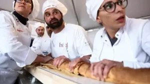 French bakers beat world record for longest baguette