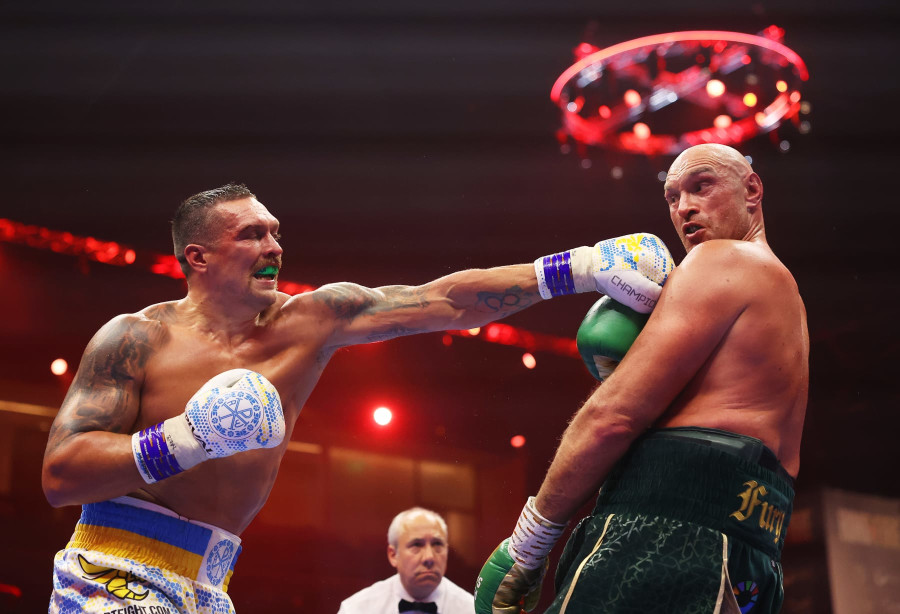Oleksandr Usyk beat Tyson Fury by split decision to win the world’s first undisputed heavyweight championship in 25 years on Sunday, in Saudi Arabia.