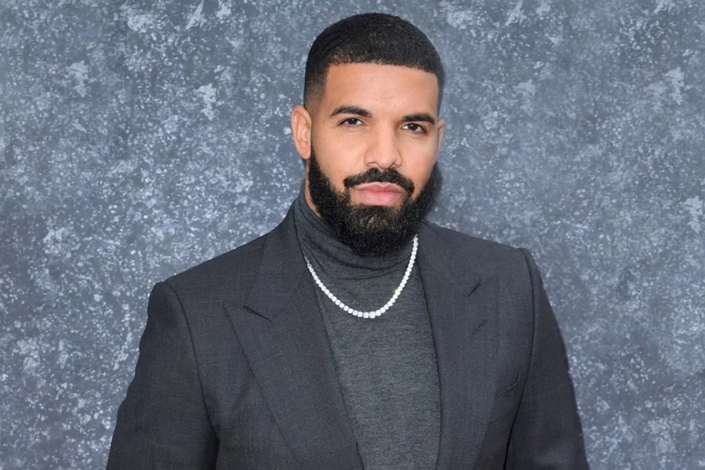 Canadian superstar Drake has set a new record, becoming the artist with the most songs surpassing 1 billion streams on Spotify. 