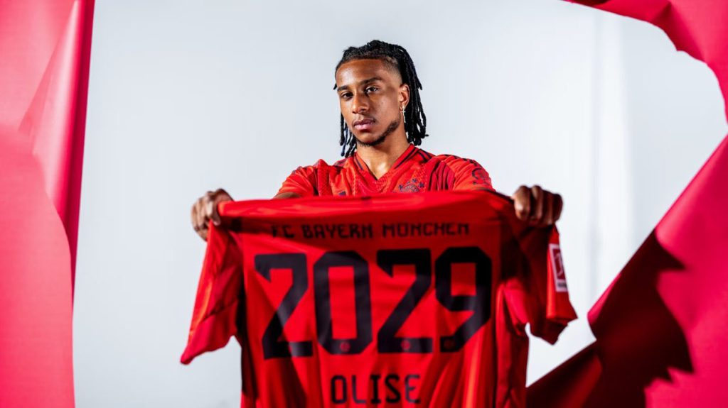 Bayern Munich have signed winger Michael Olisefrom Crystal Palace for about 60m euros (£50m).