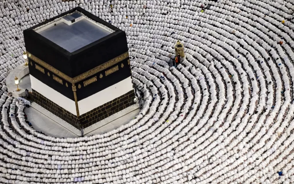 Saudi Imposes Fines for Unauthorized Hajj Participation