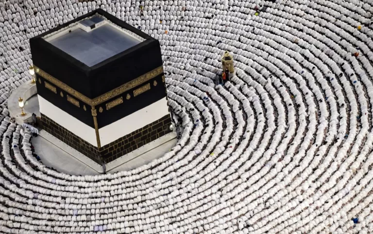 Saudi Imposes Fines for Unauthorized Hajj Participation