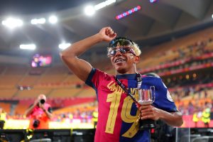 Yamal Signs New Six-Year Barcelona Contract