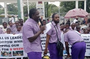 VeryDarkMan Protests FCT Teachers' Strike at Minister’s Gate