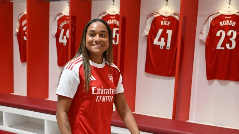 Arsenal Break Women’s Transfer Record with Olivia Smith Signing