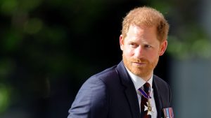 Prince Harry returns to UK for Daily Mail lawsuit